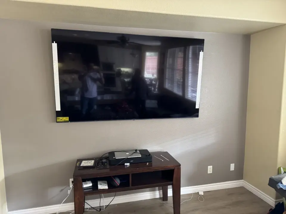 Clean wall-mounted TV setup